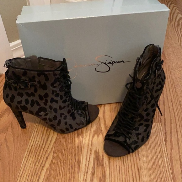 Shoes - FINAL 🎈NIB Leopard peep toe heeled boots